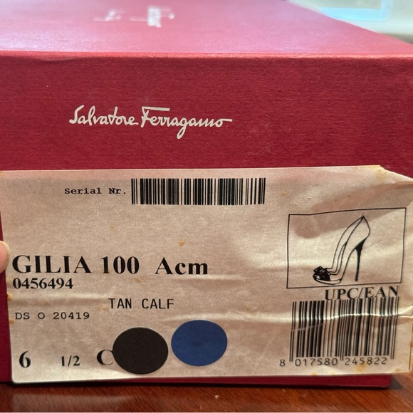 Never worn Authentic Salvatore Ferragamo Vara shoes sz 6.5US - Picture 6 of 7